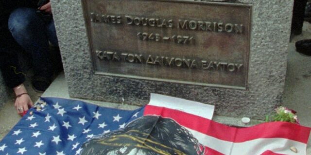 Τζιμ Μόρισον: Γιατί μπήκε η ελληνική επιγραφή στον τάφο του