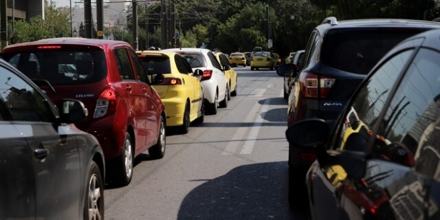 Κίνηση στους δρόμους: Πού παρατηρούνται δυσκολίες