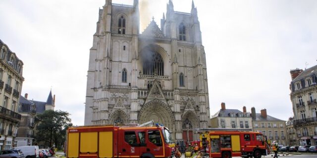 Γαλλία: Υποψίες για εμπρησμό στον Καθεδρικό ναό της Νάντης