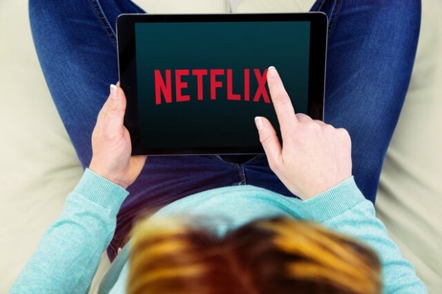 Netflix: Το δίκοπο μαχαίρι του κορονοϊού – Οι φόβοι και οι ελπίδες για τη νέα σεζόν