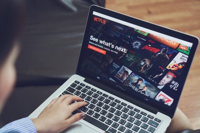 Netflix: Ταινίες, σειρές και εκπλήξεις στο δεύτερο μισό του Αυγούστου – Τι ξεχωρίζει