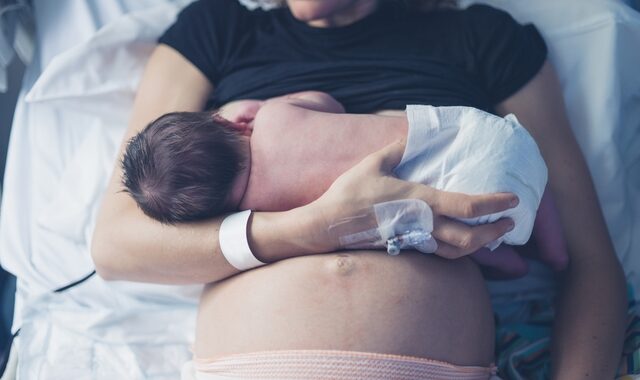 Πορτογαλία: “Έχει έρθει η ώρα να γίνεις μητέρα” – Η ιστορία πίσω από το μήνυμα