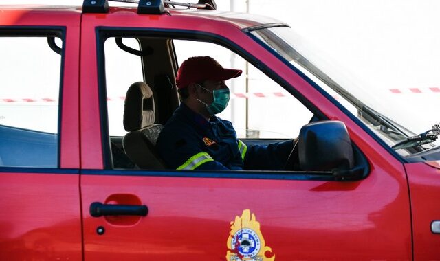 Υπό μερικό έλεγχο η φωτιά στην Αργυρούπολη