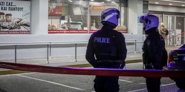 Μεταμόρφωση: Ένοπλη συμπλοκή μεταξύ αστυνομικού και ληστών έξω από σουπερμάρκετ