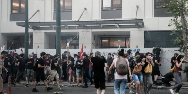 ΣΥΡΙΖΑ: “Ο αυταρχισμός της κυβέρνησης δεν θα περιορίσει τις αντιδράσεις της κοινωνίας”