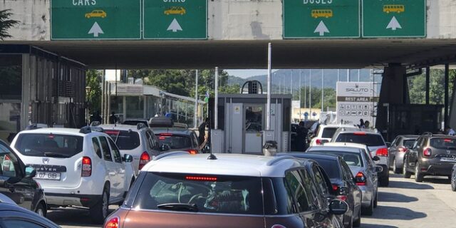 Προμαχώνας: 23.000 τουρίστες σε μια μέρα – Κλειστά τα μισά ξενοδοχεία