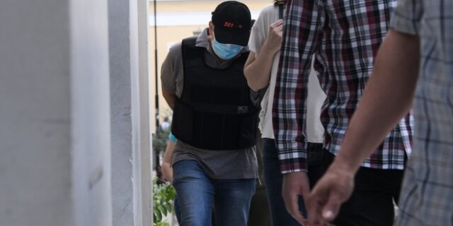 Δίκη ψευδογιατρού: Εδινε βότανα και ενέσεις σε ασθενή καρκίνου του πνεύμονα τελικού σταδίου