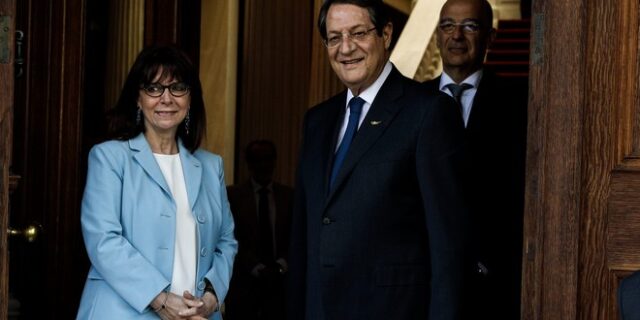 Οι τουρκικές προκλήσεις στο επίκεντρο της συνάντησης Σακελλαροπούλου – Αναστασιάδη