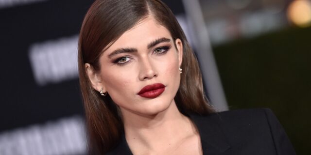 Η Valentina Sampaio γράφει ιστορία ως το πρώτο τρανς μοντέλο του Sports Illustrated