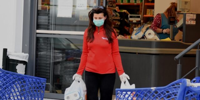 Μάσκα στα σούπερ μάρκετ: Παράταση (τουλάχιστον) μέχρι τέλη Αυγούστου