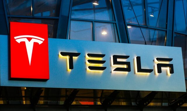 Το “χαλαρό” φλερτ της Tesla με την Ελλάδα