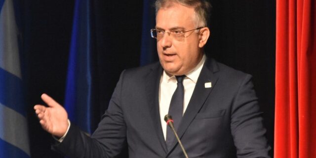 Θεοδωρικάκος: Για να μπεις στο ελληνικό Δημόσιο θα πρέπει να το αξίζεις