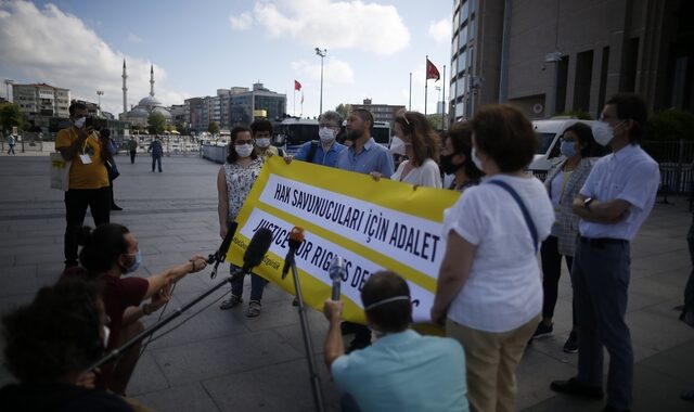 Η Τουρκία καταδίκασε τέσσερις υπερασπιστές ανθρώπινων δικαιωμάτων