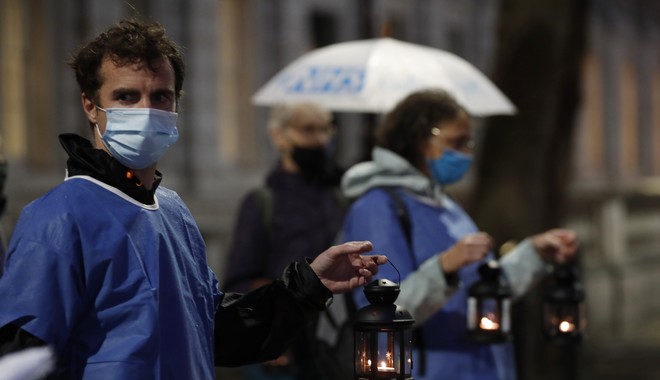 Κορονοϊός: Πάνω από 54.000 θάνατοι στη Μ. Βρετανία σύμφωνα με το Reuters