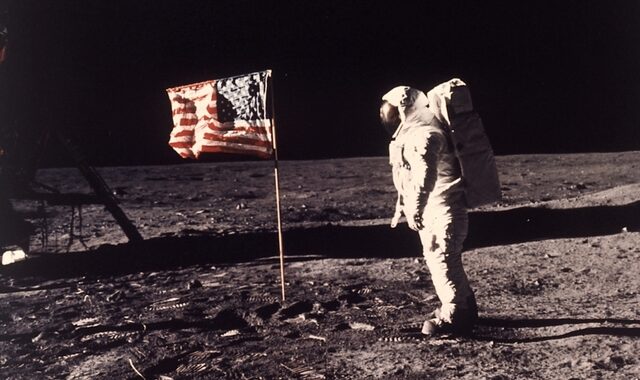 “Ένα μεγάλο άλμα για την ανθρωπότητα” – Το 1969 η πρώτη προσεδάφιση στη Σελήνη
