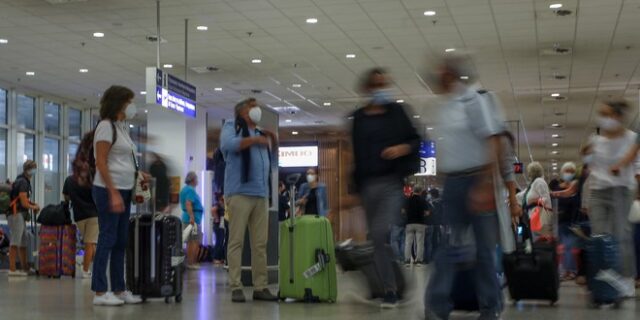 Κορονοϊός: Αυξάνεται ανά την Ελλάδα η διασπορά των κρουσμάτων από πτήσεις