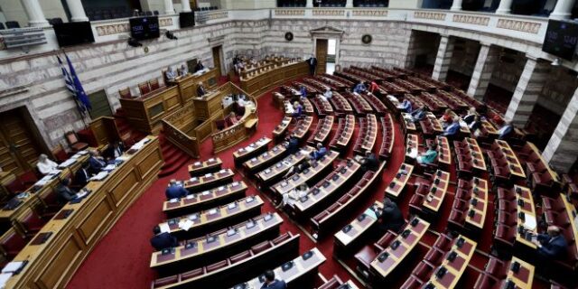 “Βρέχει” νομοσχέδια και τροπολογίες