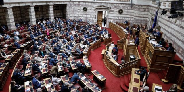ΣΥΡΙΖΑ: Τροπολογία για έκτακτη μείωση ΦΠΑ στα τρόφιμα και ΕΦΚ στα καύσιμα