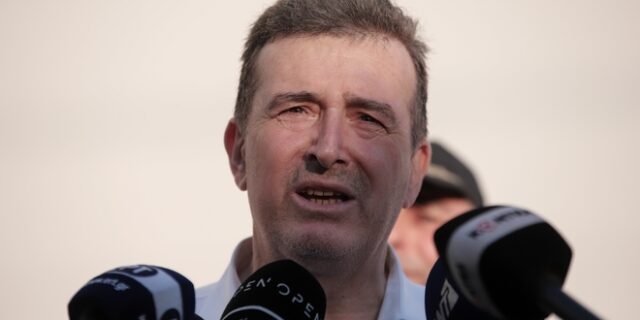 Χρυσοχοΐδης: ”Είμαστε αποφασισμένοι να βάλουμε φρένο στην πανδημία”