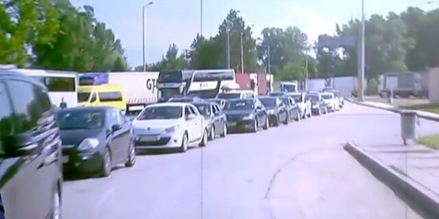 Προμαχώνας: Η μεγάλη κάθοδος των Βαλκάνιων τουριστών – Ουρές 10 χιλιομέτρων
