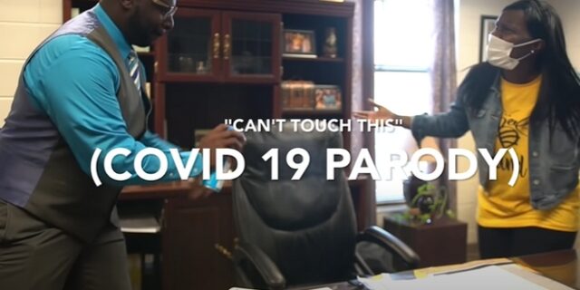 To “U Can’t Touch This” στην εποχή του κορονοϊού – Διευθυντής σχολείου το διασκεύασε και έγινε viral