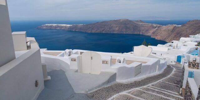 Santorini Experience: Κολύμβηση στα μαγευτικά νερά του Αιγαίου