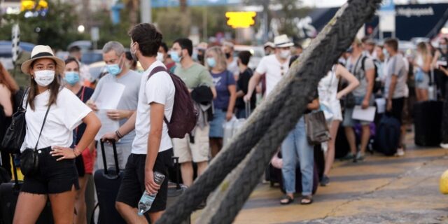 Κορονοϊός: Δειγματοληπτικά τεστ και έλεγχοι στα λιμάνια για τον Δεκαπενταύγουστο