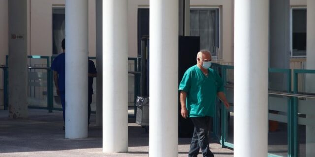Κορονοϊός: Τρεις ηλικιωμένοι νεκροί μέσα σε λίγες ώρες. Στα 252 τα θύματα της επιδημίας