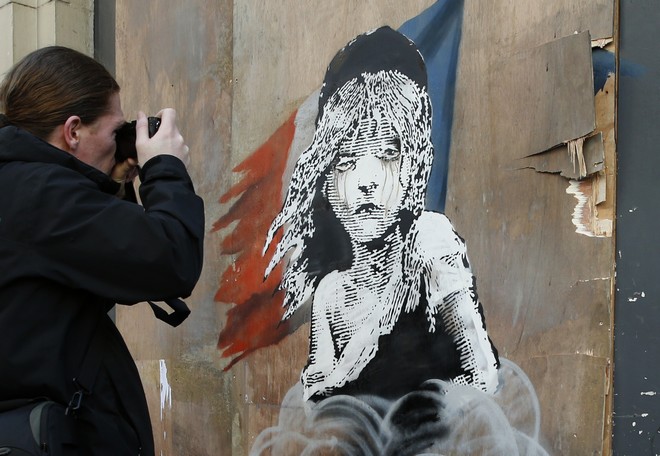 Ο Banksy ναυλώνει πλοίο για να διασώζει μετανάστες στη Μεσόγειο