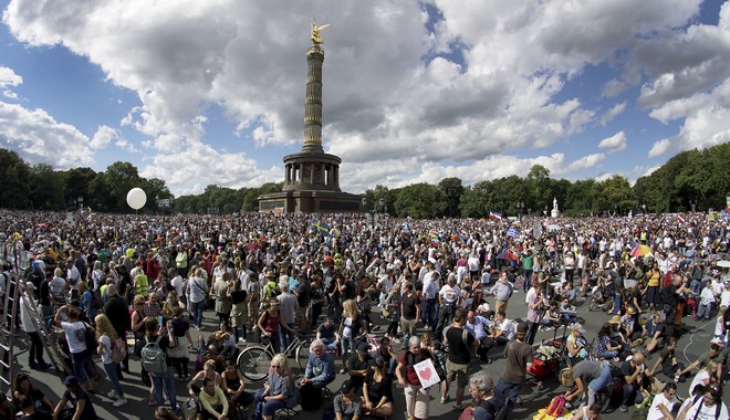 Γερμανία: Μεγάλη διαδήλωση διαμαρτυρίας κατά των μέτρων για τον κορονοϊό
