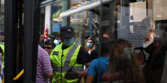 Κοιτάζοντας ένα γεμάτο λεωφορείο αφ’ υψηλού