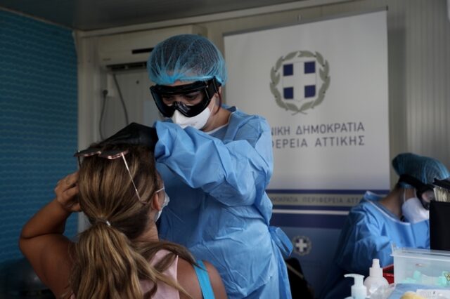 Έρευνα-σοκ του ΑΠΘ: Νέα μέτρα αλλιώς 2000 κρούσματα τη μέρα