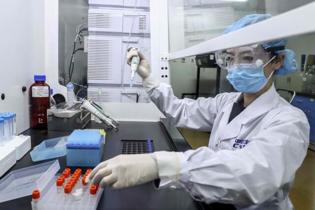 Κορονοϊός – Κίνα: Το εμβόλιο CoronaVac φέρεται να εγκρίθηκε για επείγουσα χρήση