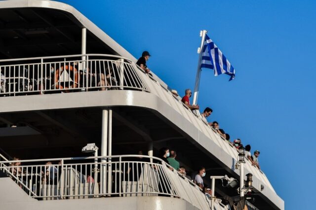 Μέτρα για Κορονοϊό: Μάσκες υποχρεωτικά και στο κατάστρωμα των πλοίων