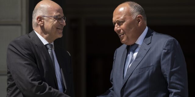 Ο Δένδιας στην Αίγυπτο: Πέφτουν υπογραφές για την ΑΟΖ