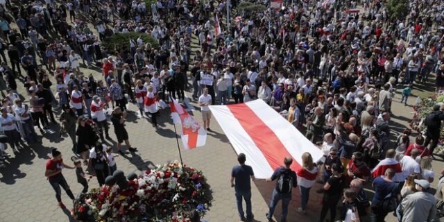 Λευκορωσία: Χιλιάδες διαδηλωτές κατά της επανεκλογής του Λουκασένκο