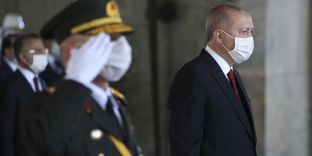 Ακραίες προκλήσεις Ερντογάν: Μιλά για “εισβολείς”, συνδέει Γαλάζια Πατρίδα με το 1922