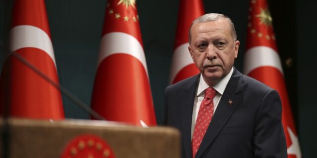 Υφαντής στο NEWS 24/7: Η Τουρκία εκβιάζει, οι κυρώσεις πρέπει να μπουν πάλι στο τραπέζι