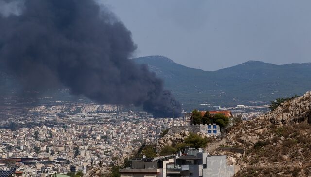 Φωτιά στη Μεταμόρφωση: Πόσο και για πόση ώρα αυξήθηκαν τα αιωρούμενα σωματίδια