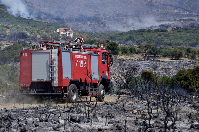 Σε ύφεση η φωτιά στη Μάνη