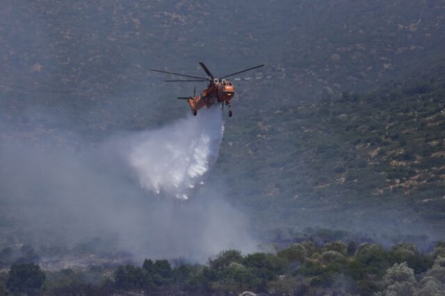 Φωτιά στα Χανιά: Εκκενώθηκαν σπίτια – Δεν ευνοούν οι άνεμοι