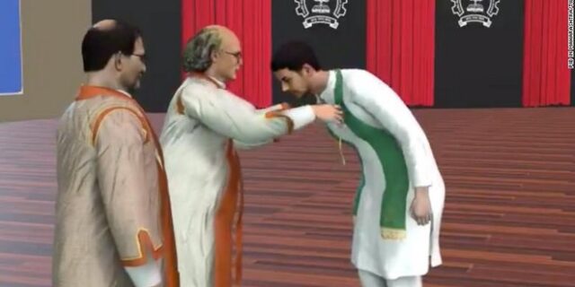 Ινδία: Φοιτητές έγιναν “άβαταρ” και πήραν το πτυχίο τους