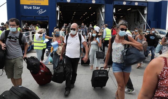 Κορονοϊός: Ρεκόρ με 284 νέα κρούσματα στην Ελλάδα – 141 στην Αττική