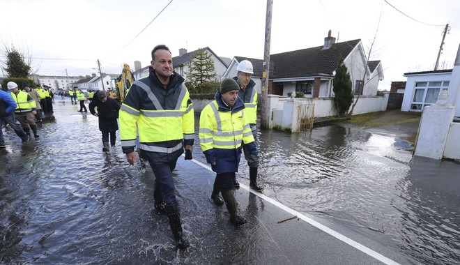 Σφοδρή κακοκαιρία στην Ιρλανδία από τον κυκλώνα Ellen