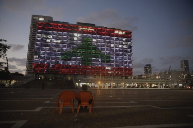 Ισραήλ: Στα χρώματα του Λιβάνου το δημαρχείο του Τελ Αβίβ – Αντιδράσεις από πολιτικούς
