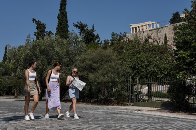 Κάτι πάει λάθος με τον ελληνικό τουρισμό, και δεν είναι αυτό που φαίνεται