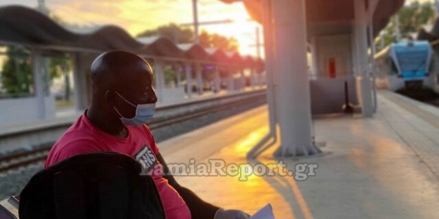 Λαμία – Καταγγελία: Τον πέταξαν από το τρένο γιατί νόμιζαν ότι είχε κορονοϊό