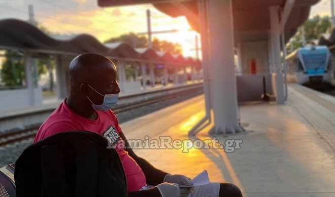Λαμία – Καταγγελία: Τον πέταξαν από το τρένο γιατί νόμιζαν ότι είχε κορονοϊό