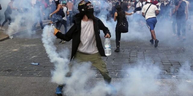 Λίβανος: Ο πρωθυπουργός παραιτήθηκε, οι διαδηλώσεις συνεχίζονται