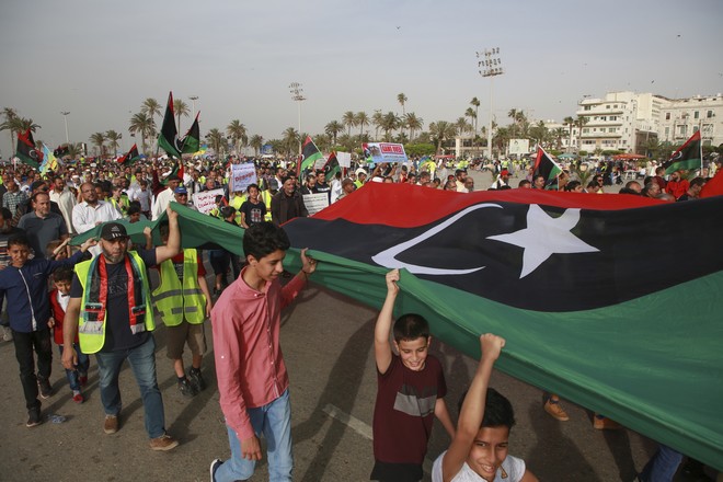 Λιβύη: Σίσι και Μακρόν συζήτησαν για την αποχώρηση των ξένων στρατευμάτων